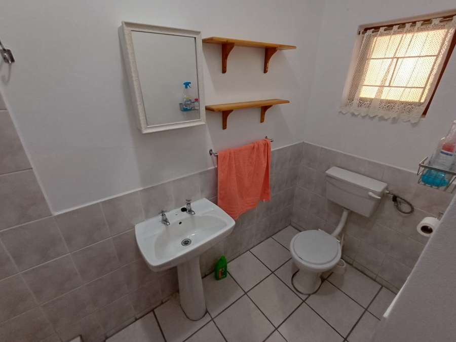 To Let 3 Bedroom Property for Rent in Albertinia Western Cape